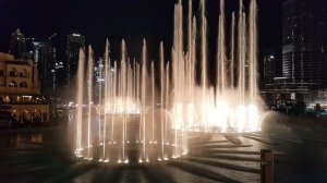 Дубай. Фонтаны. Бурж Халифа.