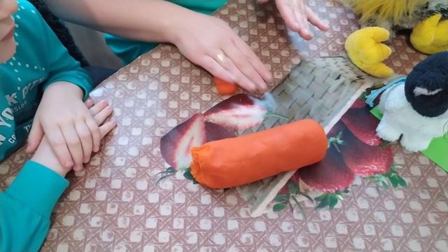 Ліплення "Парканчик для півника і котика"