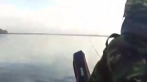 Подвесной лодочный мотор TOHATSU M 9,8 на воде