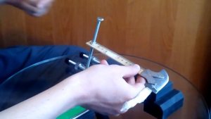 приспособление для удержания угла заточки (простая точилка костыль)