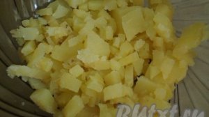 Салат с тунцом, картошкой и яйцами