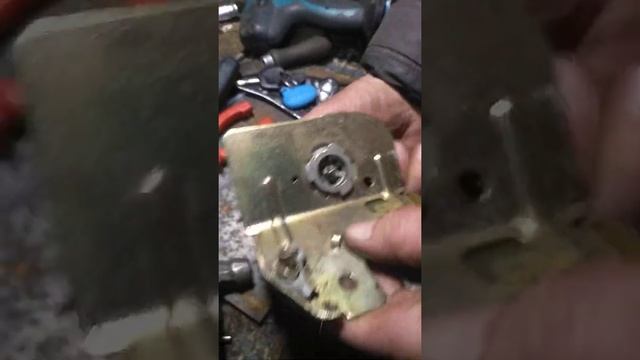 Снятие личинки с замка багажника форд фокус 1, хэтчбек смотреть онлайн