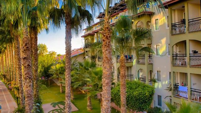 Gardenia Beach Hotel смотреть онлайн