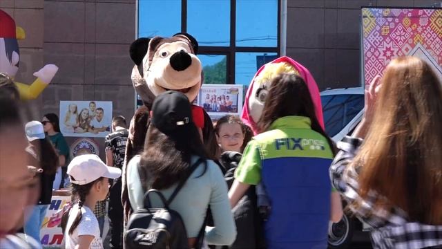 Праздник счастья, лета и детства. В муниципалитете отметили День защиты детей смотреть онлайн