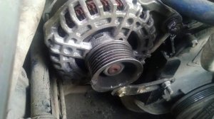 хождение генератора с планкой натяжителя. колхозим генератор.