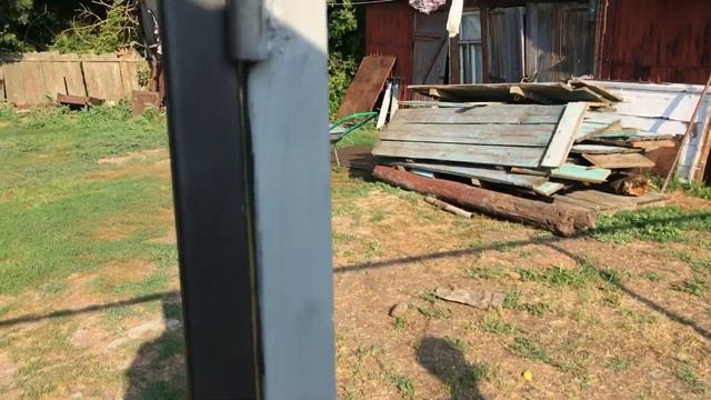 Строим забор//калитку//устанавливаем замок//Красим и крепим МЕТАЛЛОПРОФИЛЬ. смотреть онлайн