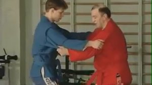 САМБО Ч14 Бросок через голову с упором стопы в живот