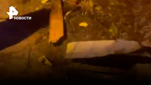 Видео: обломки самолета, который упал на жилой дом в Иркутске / РЕН Новости