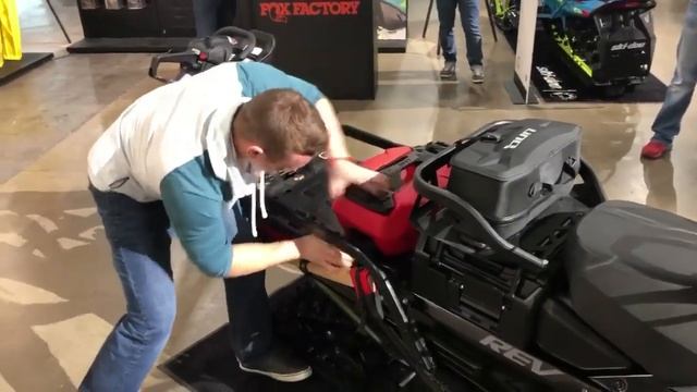 Ski-Doo Expedition LE quick Attach Accessories смотреть онлайн