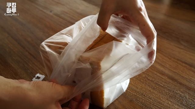 폭신폭신 계란이 듬뿍!! 바삭한 마늘 버터 토스트! 에그드랍스타일. смотреть онлайн