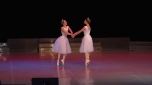 Дуэт жемчужин из балета "Конёк-Горбунок" . Исполняют: Тяжко Валерия, Казакова Екатерина.
