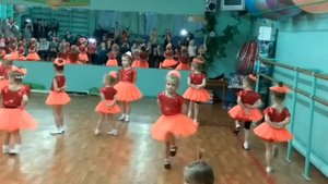 Танец Целовака Прижимака и Люблюка ты моя