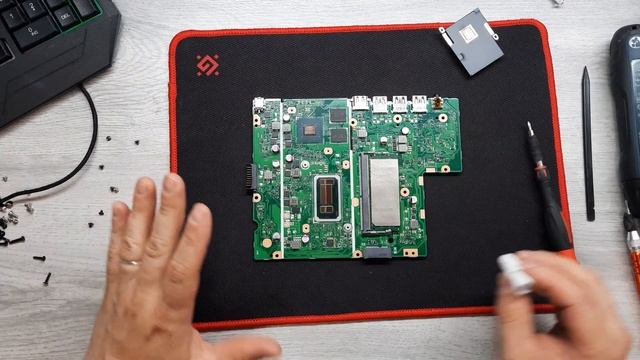 Asus R543UB полная разборка, апгрейд, обслуживание смотреть онлайн