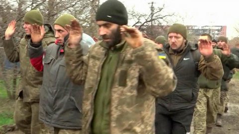 Украинские морпехи 36-й бригады рассказали, как Киев бросил их на "Азовмаше" на верную смерть