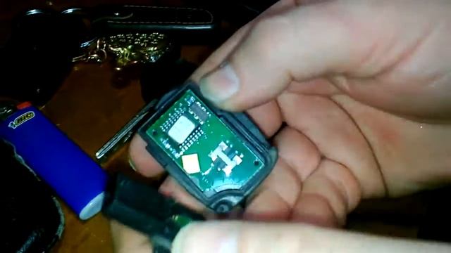 замена батарейки в выкидном ключе AUDI смотреть онлайн