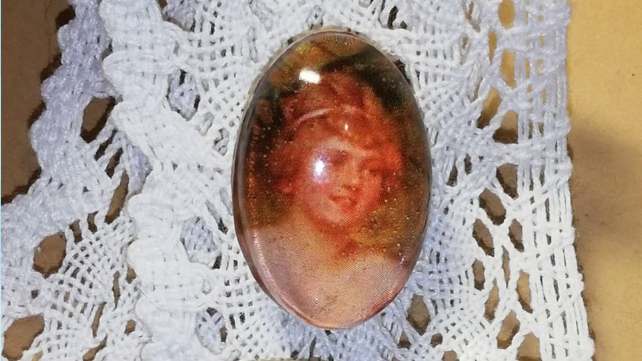 Винтажные броши, картинка в  эпоксидной смоле