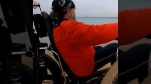 Максоход Евпатория :) это диван на колёсах :) на нем по морю аки посуху ;)