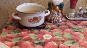 Маска для волос и лица из черного хлеба.