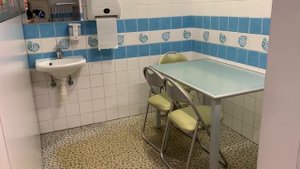 Комната для кормления в комнате отдыха матери и ребёнка, аэропорт Домодедово г.Москва (Россия)