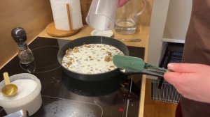 Уральские ПОСИКУНЧИКИ с фаршем и с капустой. Грибной сливочный соус. Шоколадный БРАУНИ на десерт.