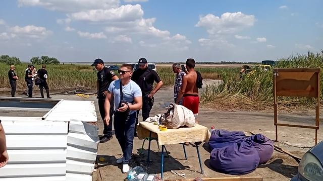 Полиция убрала блок пост,незаконной деятельности,море Лазурное. смотреть онлайн