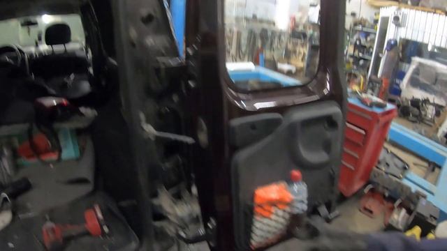 ?Сборка задней части LADA Largus Cross ?после покраски?
