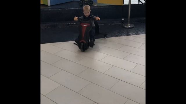 Трицыклы в Аквамолл Ульяновск смотреть онлайн