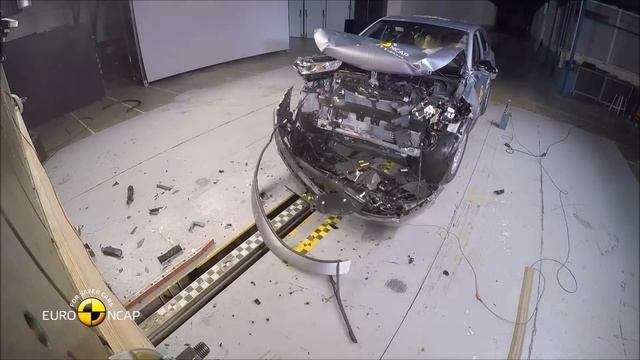 SAFETY : DS 7 CROSSBACK CRASH TEST l 5 Star Rating смотреть онлайн