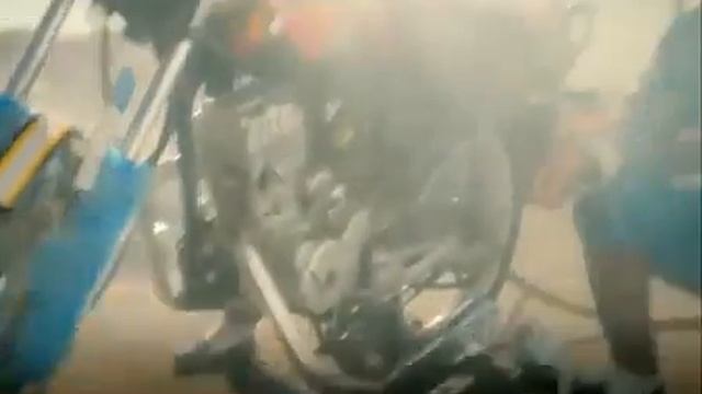 Реклама Bajaj Boxer (основной посыл - НЕ КИТАЙ!) смотреть онлайн