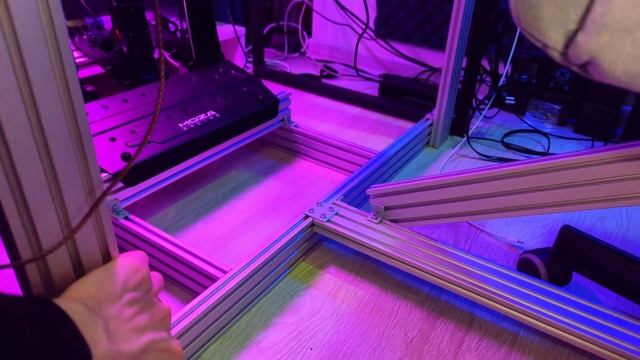 КОКПИТ из алюминиевого профиля ВНУТРИ СТОЛА смотреть онлайн