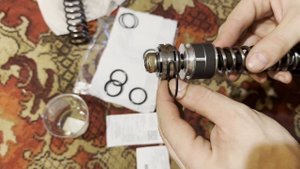 Прокачка и сборка вилки с внутренним картриджем (FastAce)