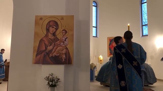 Антифоны. Митрополит Игнатий совершил Божественную литургию в храме святителя Тихона г. Саратова смотреть онлайн