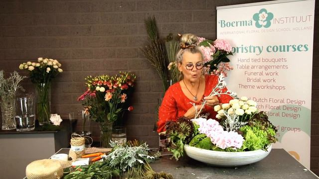 Floral Center Piece in Mobach Bowl by Irma Mus (Floral Design Demo #1, Part 3) смотреть онлайн