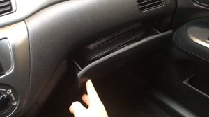 Плавное открытие бардачка на Lancer 9