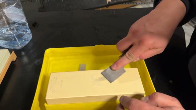 Заточка шорного ножа, два способа. На заточном устройстве алмазами и руками на японских водниках.
