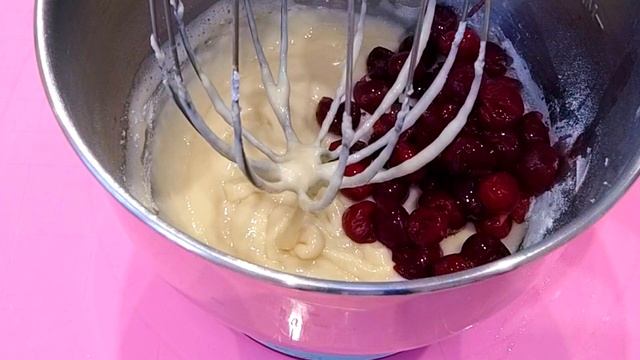 Самый простой ВИШНЕВЫЙ ПИРОГ на кефире. смотреть онлайн