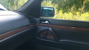 Interior features Mercedes 400se