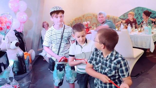 День рождения Алисы в караоке-холле ANTEX