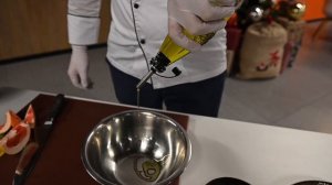 Готовим с шеф-поваром Sirius Hotels. Салат из рукколы, авокадо и слабосоленой семги.