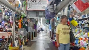 НОВОСИБИРСК/ЦЕНТРАЛЬНЫЙ РЫНОК/ВЕЩЕВЫЕ ПАВИЛЬОНЫ/ ПОЧЕМУ ДО СИХ ПОР ОДЕВАЮТСЯ НА РЫНКАХ?/ŞEHİR PAZAR
