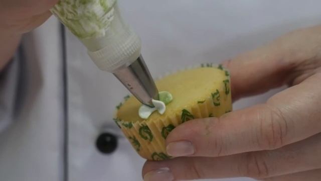 Лучший видео урок по кремовым цветам смотреть онлайн