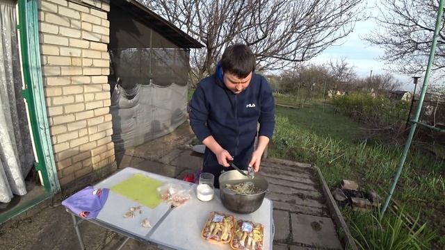 ПРАЗДНИЧНОЕ БЛЮДО! ХРЮША, ЦЫПА И КАЗАНОК. Будем строить детский дом. смотреть онлайн