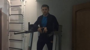 пресс на брусьях