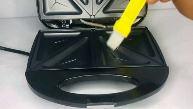 HOW TO MAKE VANILLA SPONGE CAKE  IN A SANDWICH MAKER/TOASTER/  No oven needed/ only 4 minutes