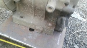 Виброплита с бензиновым двигателем.