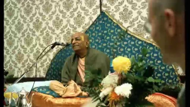 Krishna Comes Upon this Earth Once in Brahma's Day - Prabhupada 0452 смотреть онлайн