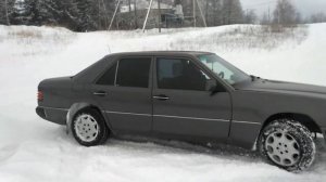 Дрифт зимой W124 (Drifting)