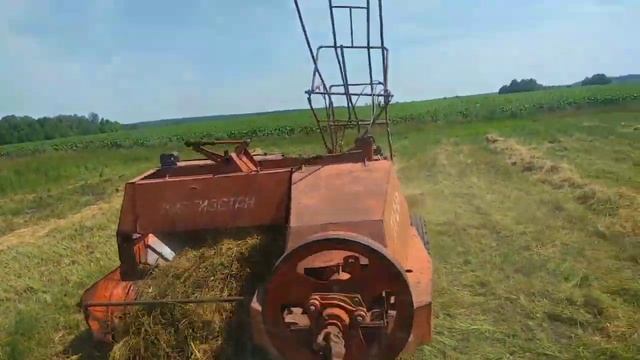 трактор МТЗ 80 и пресс Киргизстан начало 2023 г. смотреть онлайн