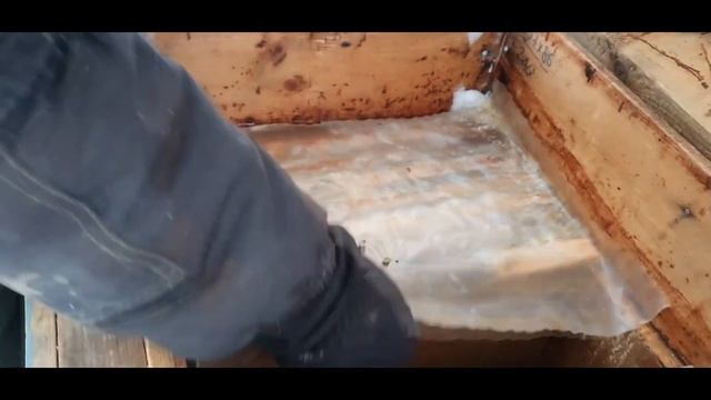 Боятся ли пчелы мороза и холодов? Нужно ли утеплять ульи? смотреть онлайн