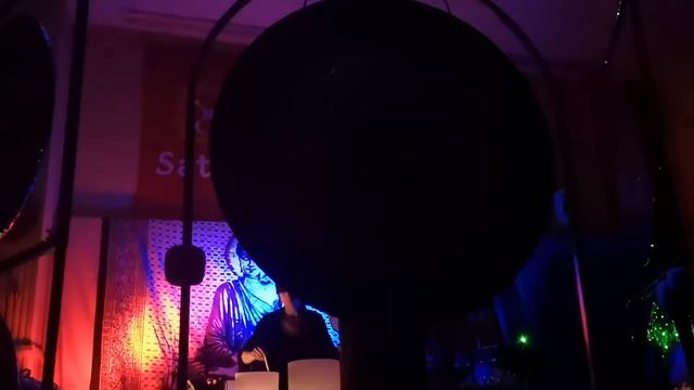 Первые минуты гонг-сессии смотреть онлайн